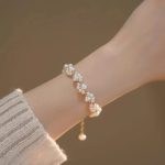 Elegant Cat Claw Pearl Bracelet for Women - Image 3