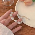 Elegant Cat Claw Pearl Bracelet for Women - Image 2