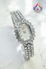 Luxury Emerald Diamond Watch – Premium Crystal Bracelet Watch for Women - Image 3