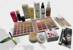 BIG OFFER – Premium Makeup Deal (9 in 1)